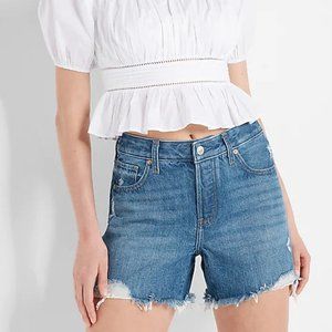 NWT Express Curvy Mid Rise Covered Button Fly Boyfriend Jean Shorts Size 8